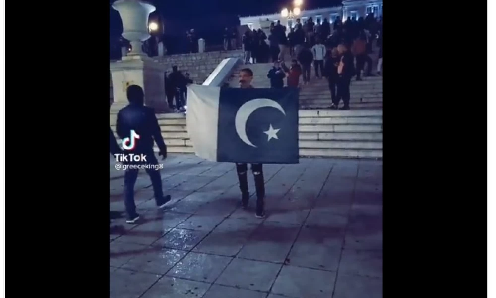 Σύνταγμα: ''Κατάληψη'' Πακιστανών για την αλλαγή του χρόνου